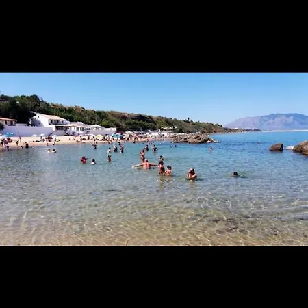 Holiday home Alice's